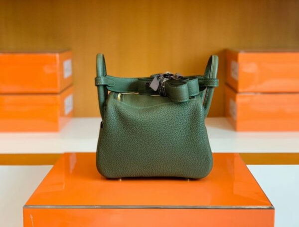 mmexport1679965942564-1024x776-1 Hermes Mini Lindy TC Leather Jungle green Gold Hardware 19cm Full Handmade