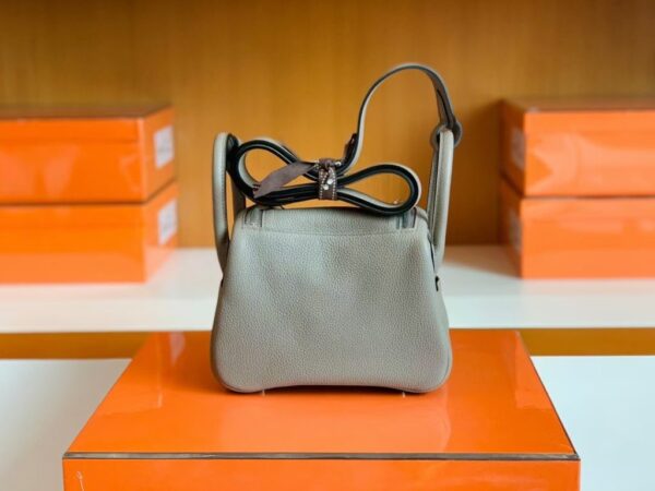 mmexport1679966151254-1024x768-1 Hermes Mini Lindy TC Leather M8 gris ashpite Silver Hardware 19cm Full Handmade