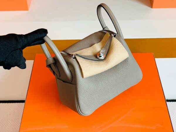 mmexport1679966154228-1024x768-1 Hermes Mini Lindy TC Leather M8 gris ashpite Silver Hardware 19cm Full Handmade