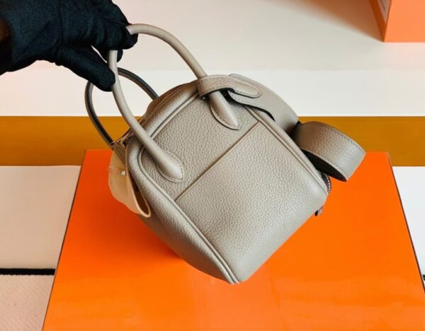 mmexport1679966155676-1024x798-1 Hermes Mini Lindy TC Leather M8 gris ashpite Silver Hardware 19cm Full Handmade