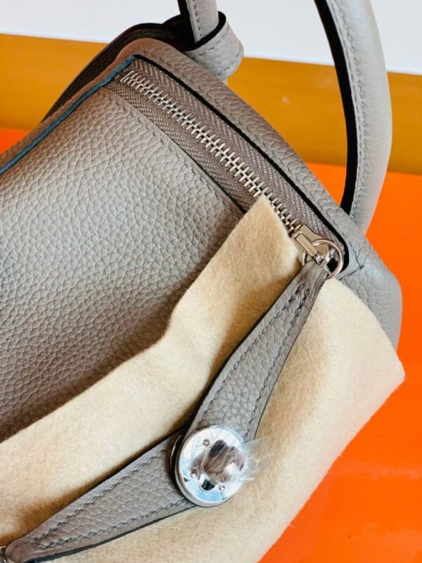 mmexport1679966157120-768x1024-1 Hermes Mini Lindy TC Leather M8 gris ashpite Silver Hardware 19cm Full Handmade