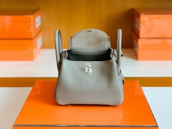mmexport1679966158638-1024x768-1 Hermes Mini Lindy TC Leather M8 gris ashpite Silver Hardware 19cm Full Handmade