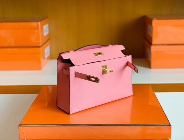 mmexport1679967090373-1024x777-1 Hermes Mini Kelly Pochette Epsom 1Q Creamy Pink Gold Hardware 22cm Full Handmade