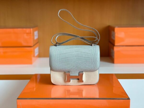 mmexport1679967333913-1024x768-1 Hermes Constance Matte Alligator crocodile Pearl grey Silver Hardware 18cm Full Handmade