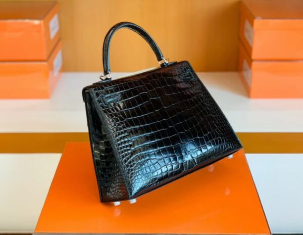 mmexport1681810348183-1024x793-1 Hermes Kelly Shiny Porosus crocodile Black Silver Hardware 25cm Full Handmade