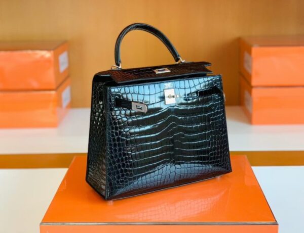 mmexport1681810354378-1024x787-1 Hermes Kelly Shiny Porosus crocodile Black Silver Hardware 25cm Full Handmade