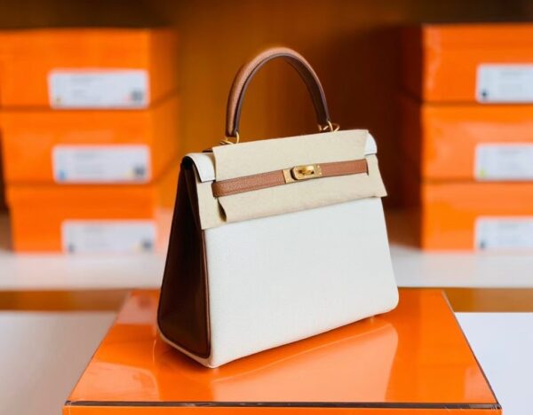 mmexport1683596011306-1024x798-1 Hermes Kelly Togo Creamy White & Golden Brown Gold Hardware 25cm Full Handmade