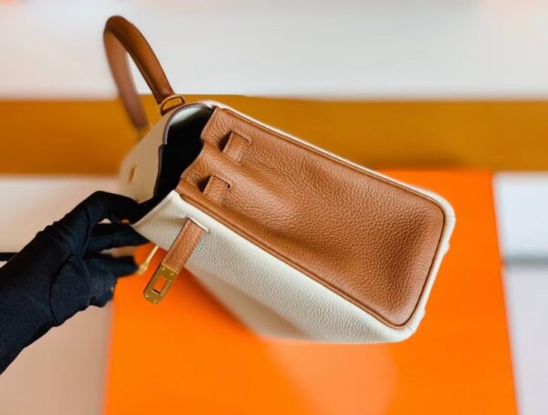 mmexport1683596014409-1024x774-1 Hermes Kelly Togo Creamy White & Golden Brown Gold Hardware 25cm Full Handmade