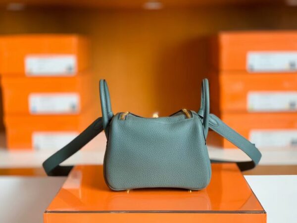 Hermes Mini Lindy Togo 63 Almond green Gold Hardware 19cm Full Handmade