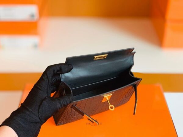 mmexport1683947653323-1024x768-1 Hermes Mini Kelly Matte Alligator ck84 Graphite grey Gold Hardware 19cm Full Handmade