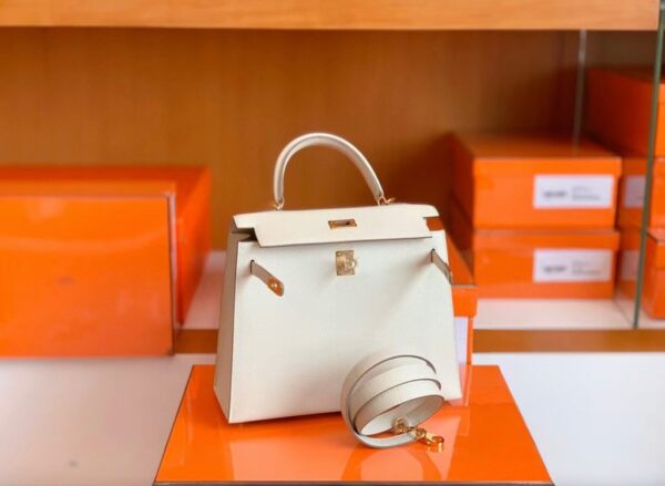 mmexport1687342138402-1024x749-1 Hermes Kelly Epsom Creamy White Gold Hardware 25cm Full Handmade