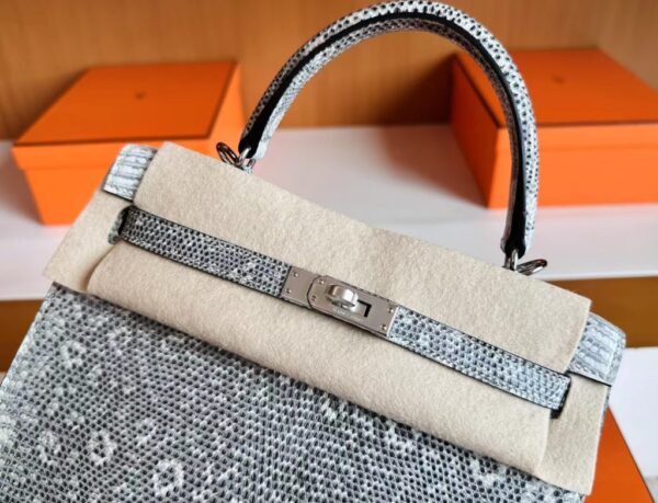 mmexport1691741790722-1024x783-1 Hermès Kelly Lizard Natural colour Silver Hardware 25cm Full Handmade