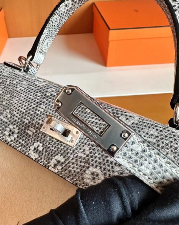 mmexport1691741792079-816x1024-1 Hermès Kelly Lizard Natural colour Silver Hardware 25cm Full Handmade
