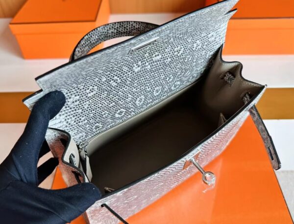 mmexport1691741793579-1024x782-1 Hermès Kelly Lizard Natural colour Silver Hardware 25cm Full Handmade