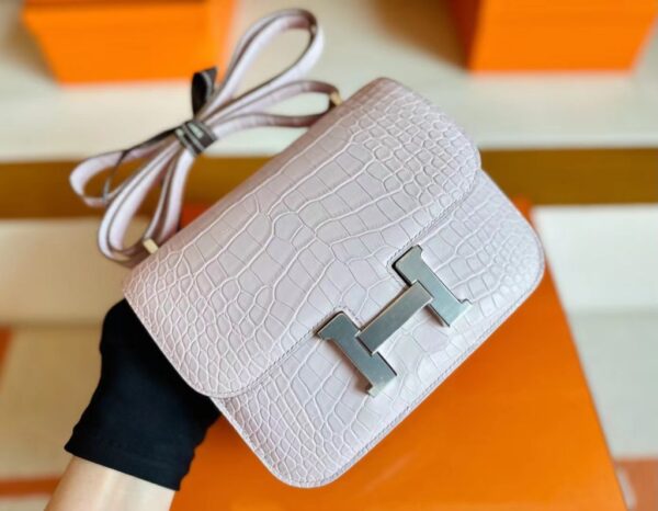 mmexport1691741819094-1024x796-1 Hermès mini Consatnce Matte Alligator crocodile cc09 Light Pink Silver Hardware 18cm Full Handmade