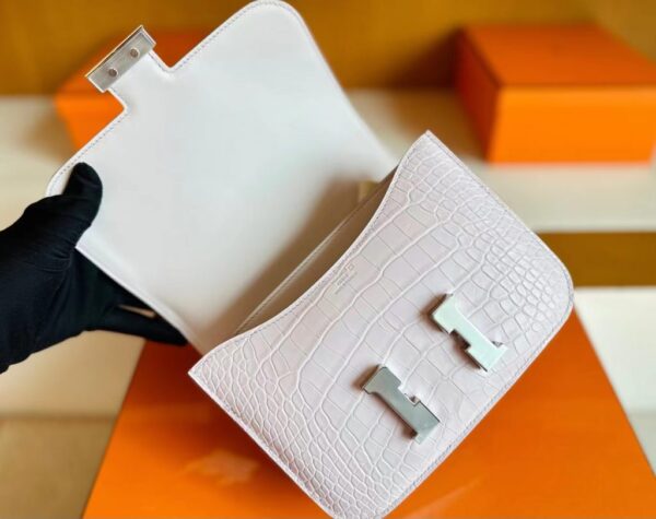 mmexport1691741821075-1024x811-1 Hermès mini Consatnce Matte Alligator crocodile cc09 Light Pink Silver Hardware 18cm Full Handmade