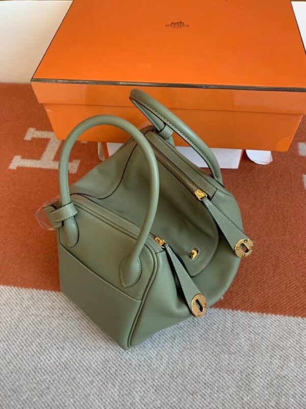 Hermès Lindy Swift q1 Sage green Gold Hardware 26cm Full Handmade