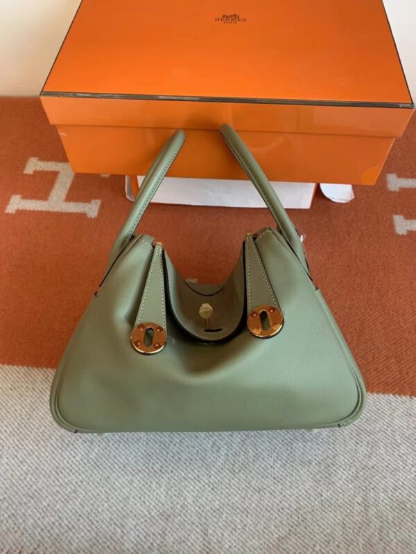 Hermès Lindy Swift q1 Sage green Gold Hardware 26cm Full Handmade