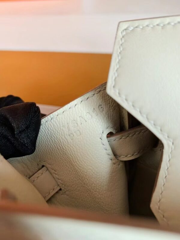 mmexport1692180674221-768x1024-1 Hermès Birkin Swift Pearl grey Gold Hardware 25cm Full Handmade