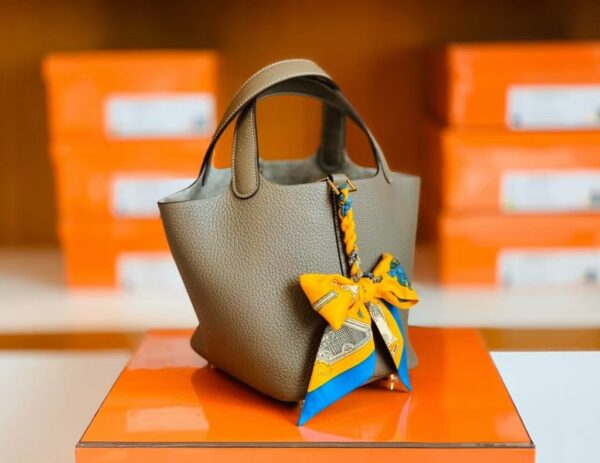 mmexport1697469923238-1024x791-1 Hermès Picotin TC Etoupe Grey Gold Hardware 18cm Full Handmade