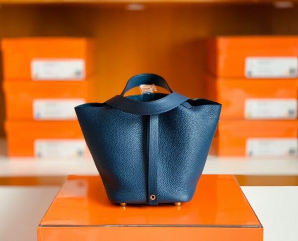 mmexport1697470007278-1024x827-2 Hermès Picotin Togo Deep Blue Gold Hardware 18cm Full Handmade