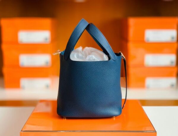 mmexport1697470009013-1024x783-2 Hermès Picotin Togo Deep Blue Gold Hardware 18cm Full Handmade