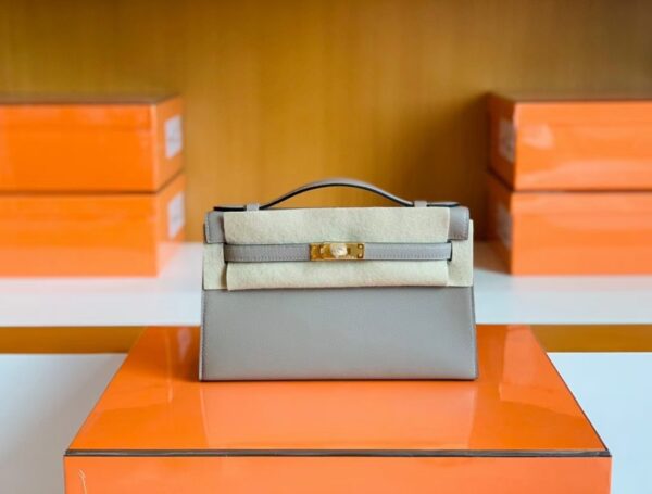 mmexport1699694713840-1024x776-1 Hermès Mini kelly Pochette Epsom Light Grey Gold Hardware 22cm Full Handmade