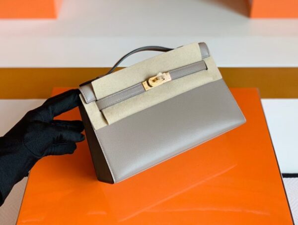mmexport1699694717707-1024x774-1 Hermès Mini kelly Pochette Epsom Light Grey Gold Hardware 22cm Full Handmade