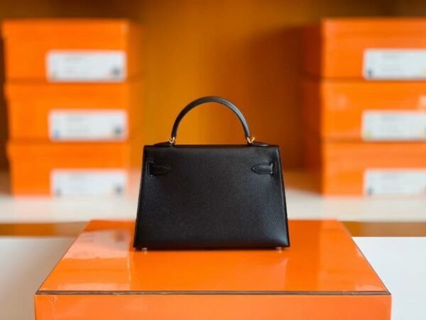 mmexport1699695235020-1024x772-1 Hermès Mini Kelly Epsom CK89 Black Gold Hardware 19cm Full Handmade