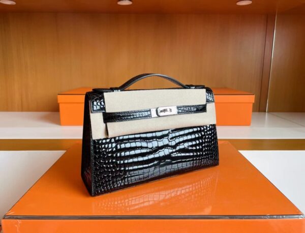 mmexport1705116727092-1024x782-1 Hermès Kelly potteche Shiny crocodile Black Silver Hardware 22cm Full Handmade