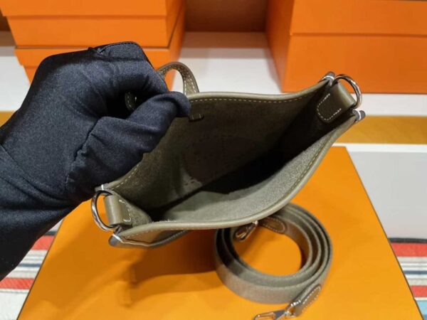 2025-11-04_180723_721-1024x768-1 H Factory Bags Mini Evelyne Togo Leather Etoupe Grey Silver Hardware 16cm Full Handmade