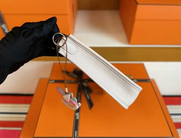 2025-11-04_180747_815-1024x778-1 H Factory Bags Mini Evelyne Togo Leather Cream White Silver Hardware 16cm Full Handmade