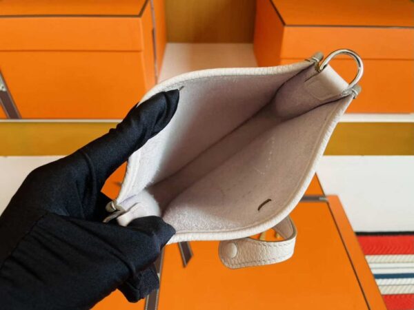 2025-11-04_180756_935-1024x768-1 H Factory Bags Mini Evelyne Togo Leather Cream White Silver Hardware 16cm Full Handmade