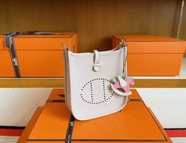 2025-11-04_180802_312-1024x789-1 H Factory Bags Mini Evelyne Togo Leather Cream White Silver Hardware 16cm Full Handmade