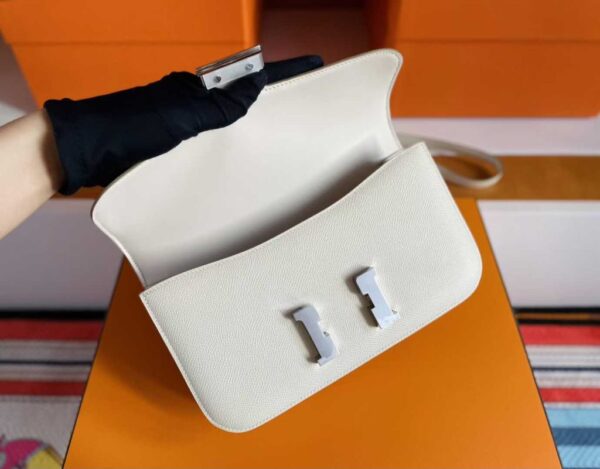 e5beaee4bfa1e59bbee78987_2025-10-11_100142_444-1024x801-1 H Factory Bags Constance To go Epsom Leather Cream White Silver Hardware 21cm Full Handmade