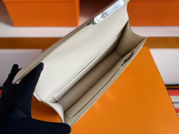 e5beaee4bfa1e59bbee78987_2025-10-11_100146_469-1024x768-1 H Factory Bags Constance To go Epsom Leather Cream White Silver Hardware 21cm Full Handmade